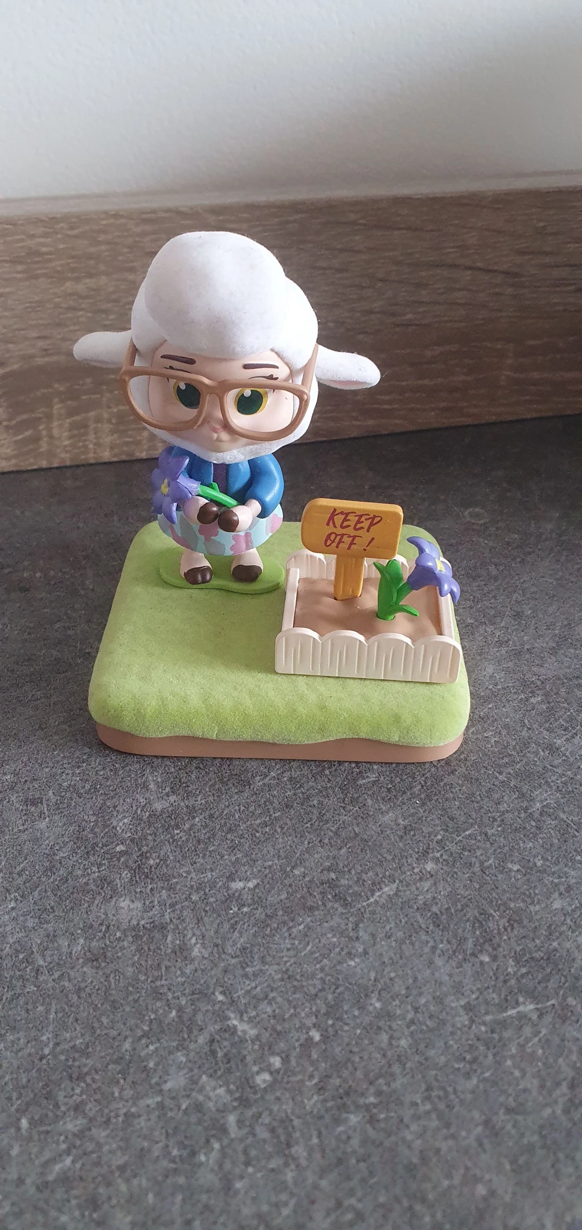 Figurine Disney, le mouton Bellwether de Zootopie